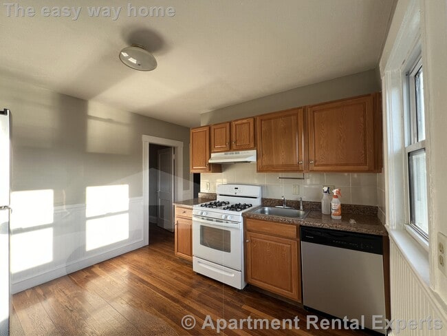 Photo - 274 Chelsea St Townhome