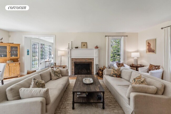 Photo - 7 Bridge Hill Ln