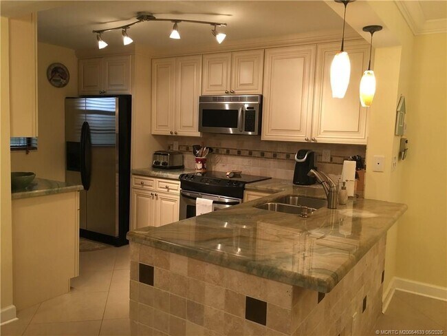 9400 S Ocean Dr Unidad 307