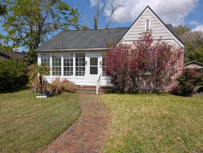 Charming 3-Bedroom recently remodeled home... - Charming 3-Bedroom recently remodeled home...