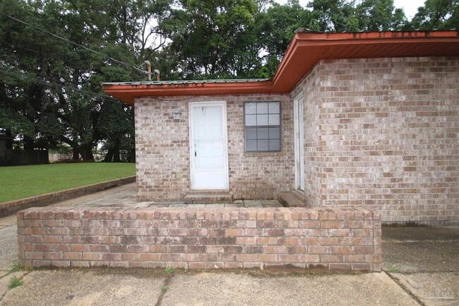 Photo - 130 E 9 Mile Rd