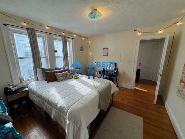 Building Photo - 58 Brock St Unit 3