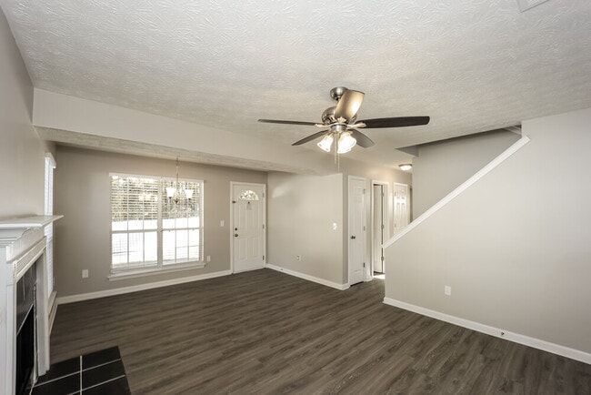 Photo - 7196 Williamsburg Dr