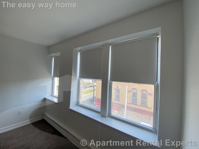 Building Photo - 1 Franklin St Unit #205