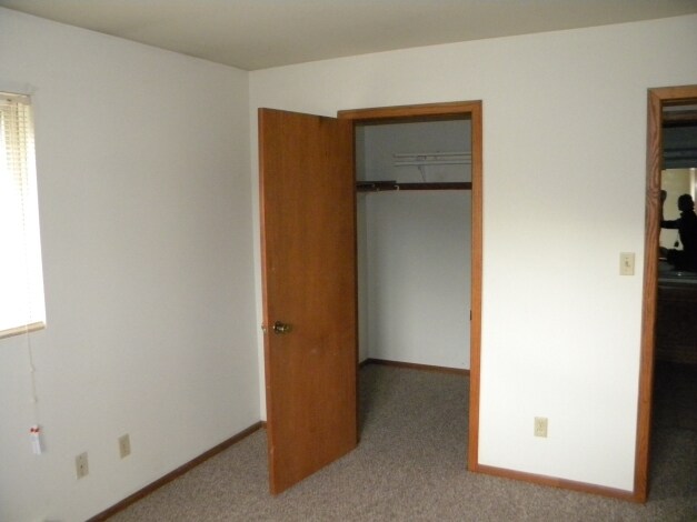 Photo - 822-824 Weslyn Ct