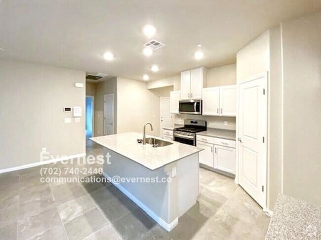 Building Photo - 1-Story Smart Home with Chef-Style Kitchen...