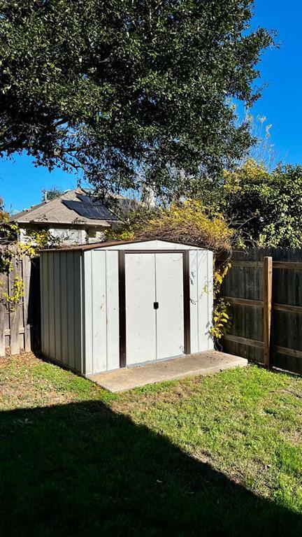 Photo - 114 Ambrose Dr