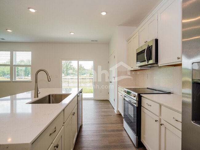 9038 Lucy Dr