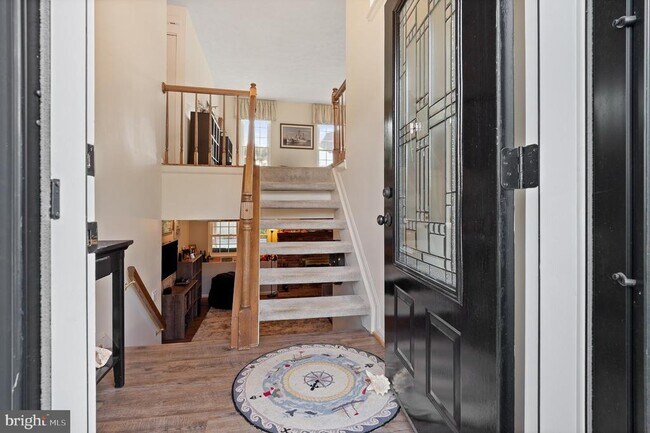 Photo - 1615 Spottsworth Way