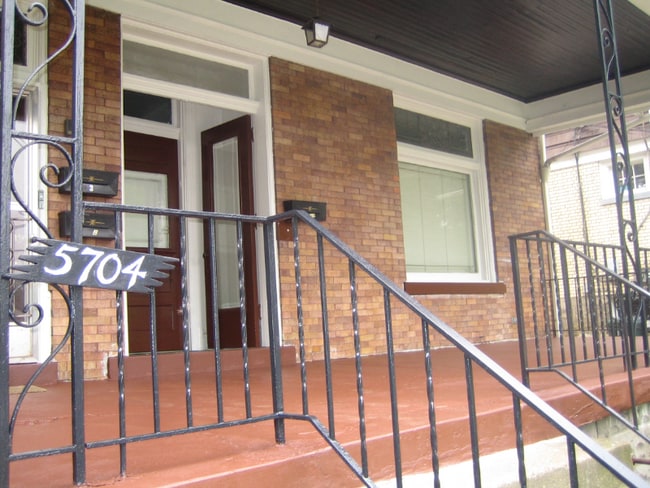Photo - 5704 Darlington Rd Unidad 2nd Flr