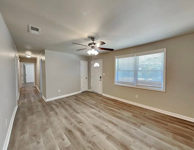 Photo - 2182 Chestnut Log Loop