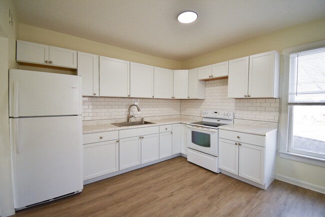 Photo - 518 Benton Ave
