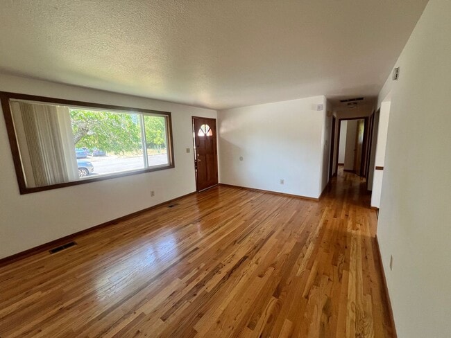 Photo - 3 Bedroom, 1 bath House in NW Corvallis of off Circle Blvd