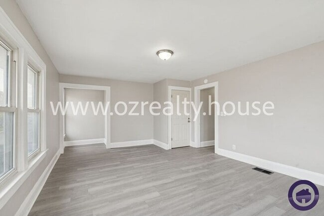 Photo - 3241 Cherry St