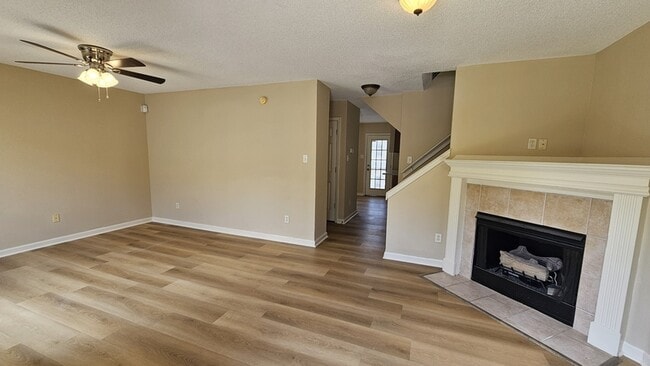 Photo - 7170 Charlton Way