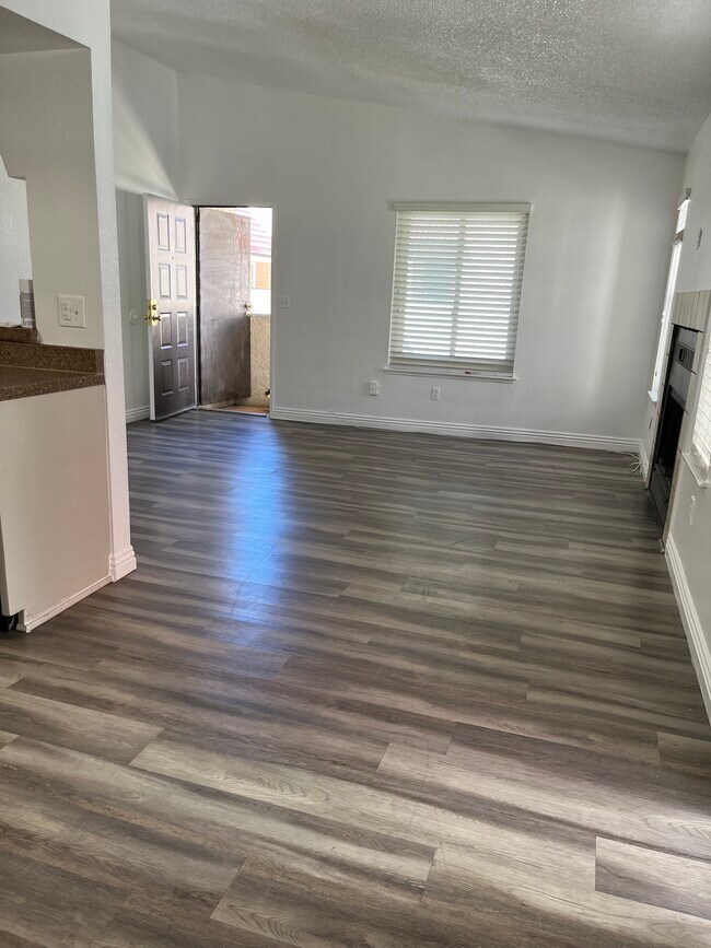 Building Photo - 5078 Spencer St Unit Spacious Condo near UNLV