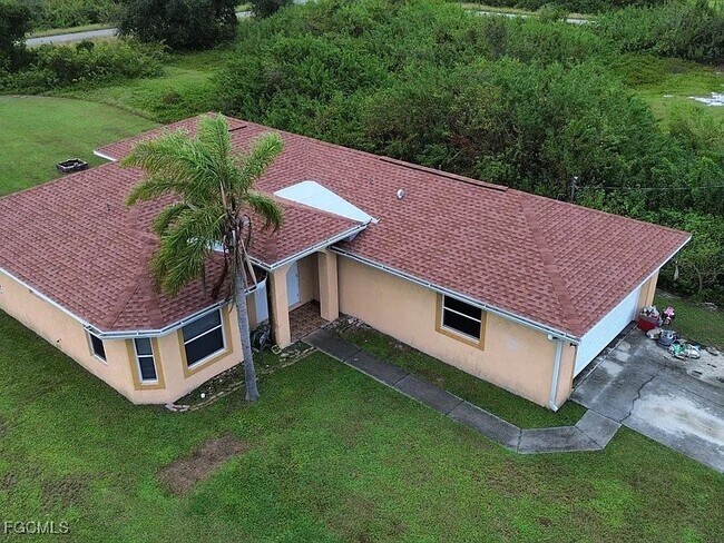 Photo - 428 Chamonix Ave S