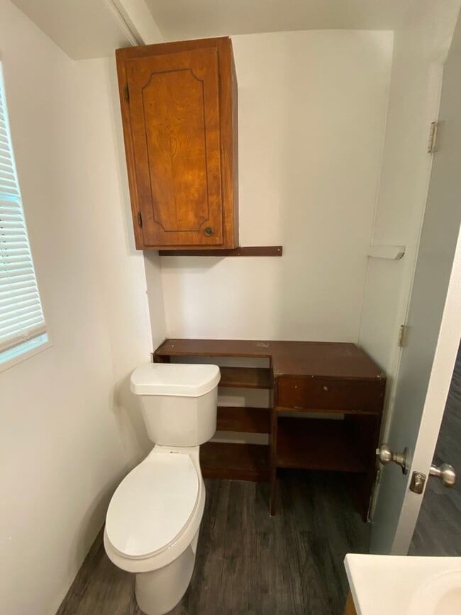 Photo - 3 bed 2 bath home with a fenced-in yard! Available August 2026!