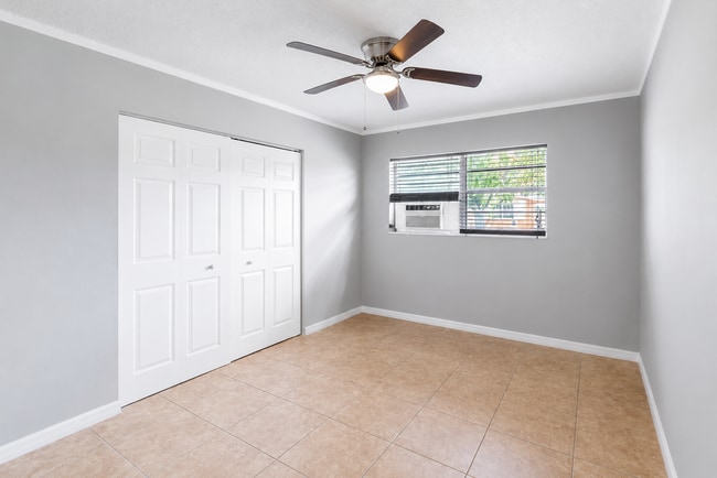 Photo - 1218 Giller Ave