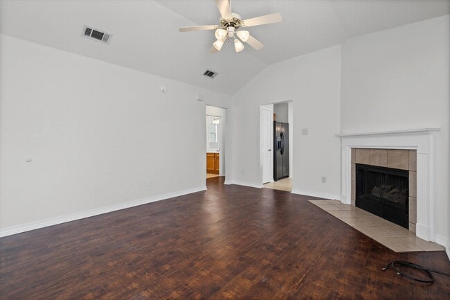 Photo - 605 Westchase Ct S