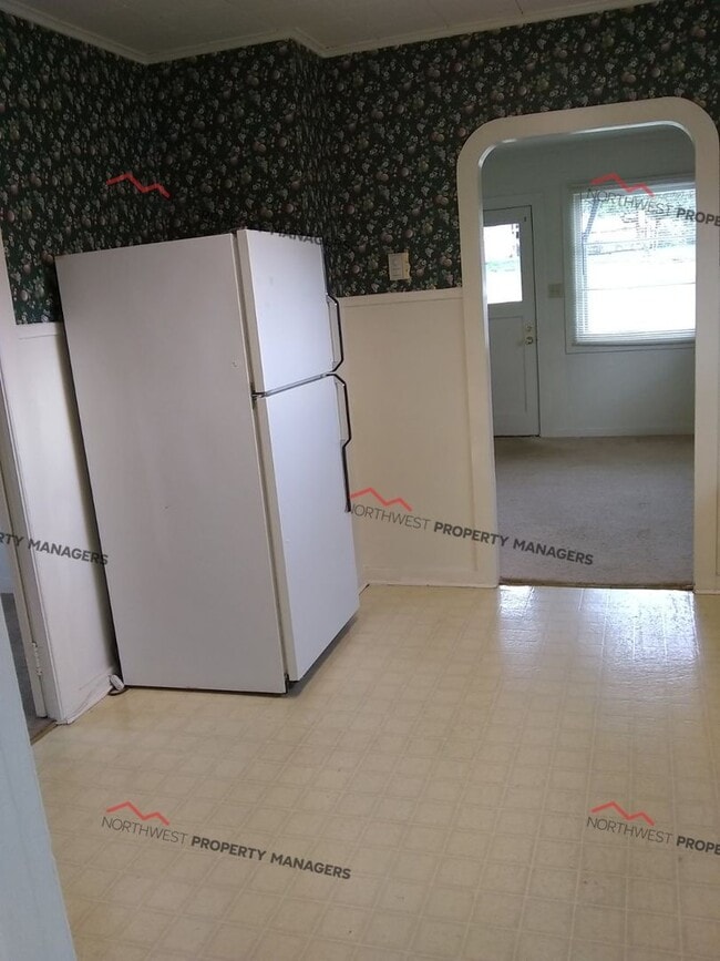 Photo - STATUS: AVAILABLE   | R168E| $1095