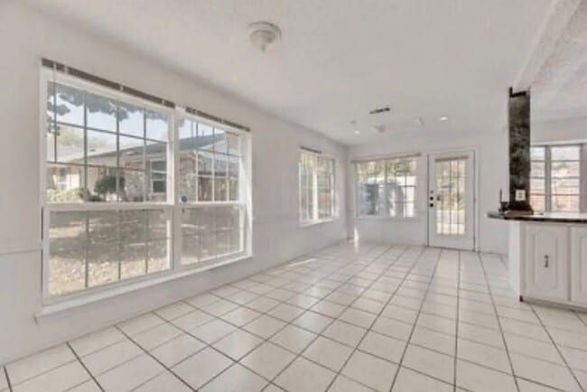 Photo - 611 Wilson Ct