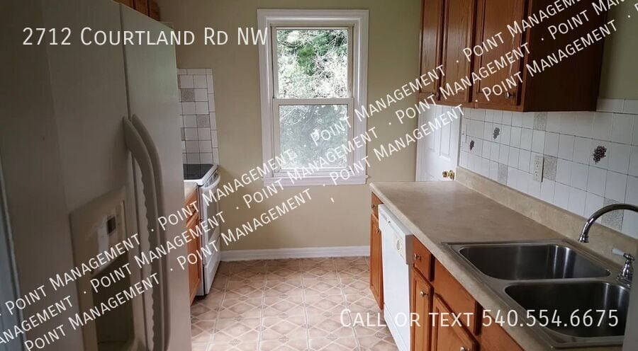Photo - 2712 Courtland Rd NW