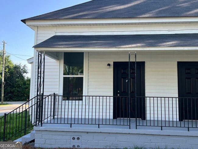 Photo - 105 School St