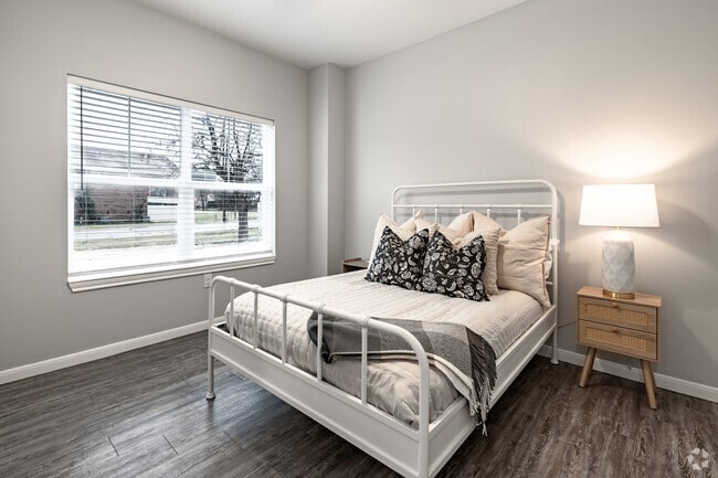 2BR, 1BA - 1,065SF - Bedroom