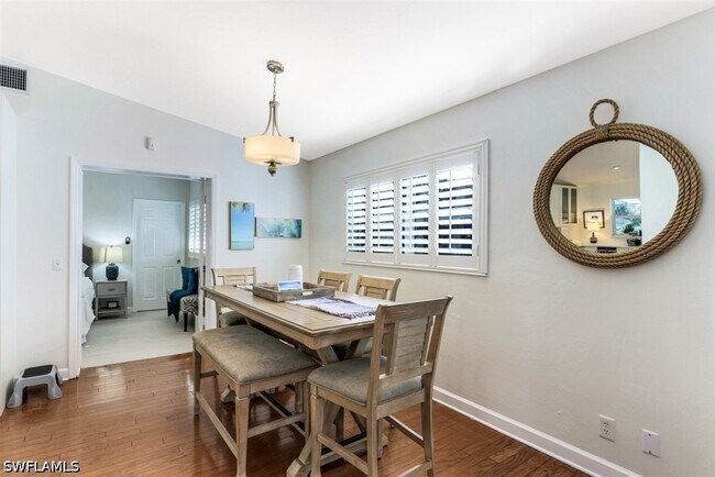 Photo - 739 7th Ave N