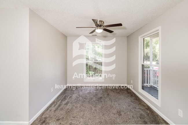 Photo - 501 Riley St