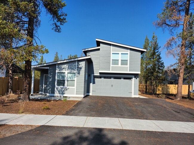 Building Photo - 16474 Carter Ct Unit B Rental