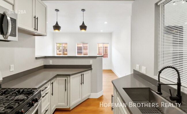 Photo - 4539 St Charles Pl Unidad A