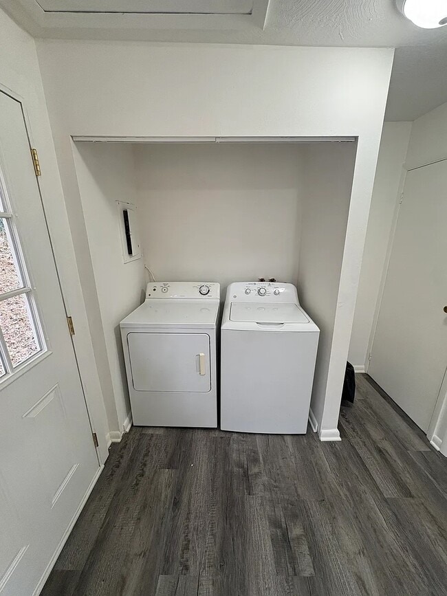 Photo - 1206 Ashwood Rd