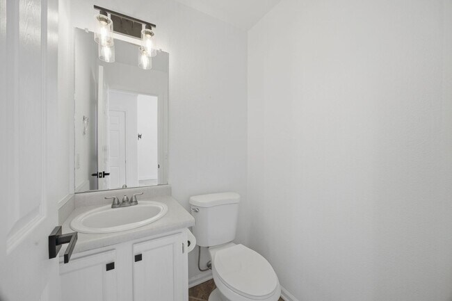 Photo - Beautiful Home in Highlands Ranch 3 bed 3 bath!