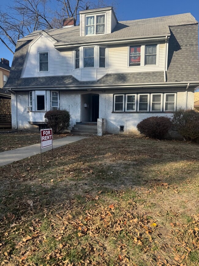 Photo - 804 W Oregon St