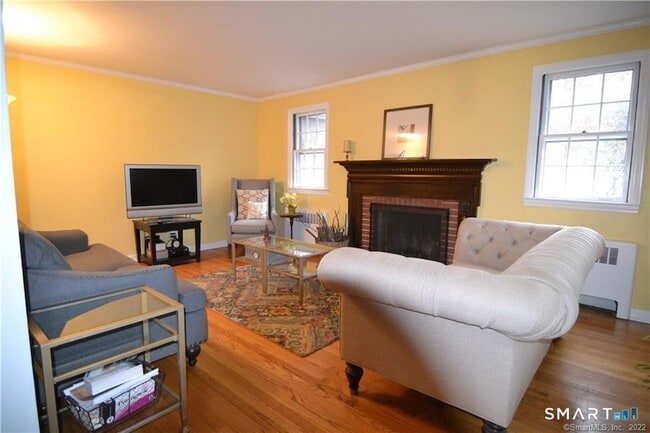 Photo - 71 Silvermine Ave