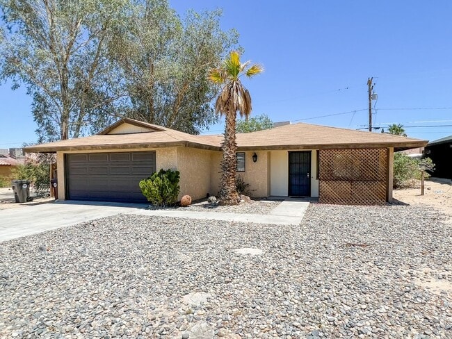3 Bedroom Home in 29 Palms - 3 Bedroom Home in 29 Palms