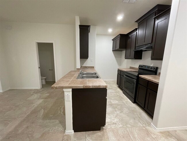 Photo - 235 Welland Dr Unit 2
