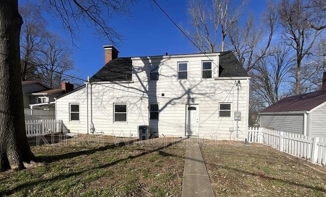 Photo - 132 N 82nd St