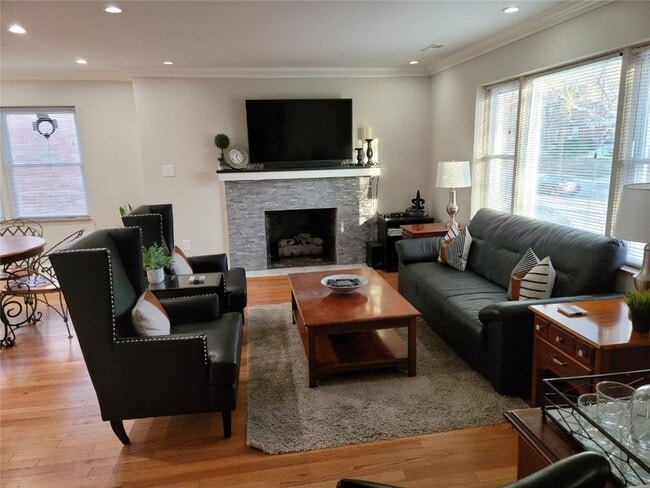 Photo - 7547 Delmar Blvd