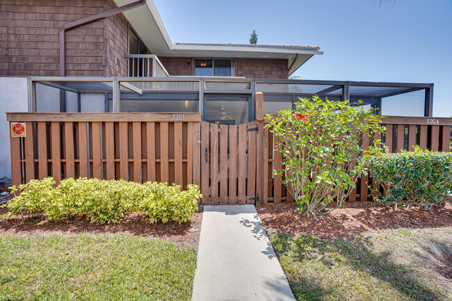 Photo - 3201 SE Guinevere Ln Condo Unit A