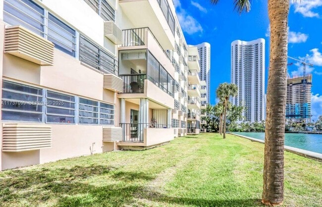 Photo - 220 Kings Point Dr Unit 106