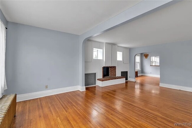 Fotografía del edificio - 90 Clover Pl Unidad 1st Floor