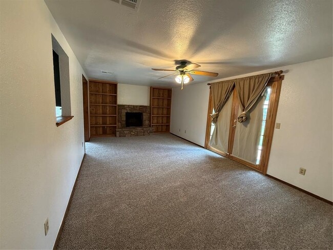 Photo - 1071 Raintree Mansion