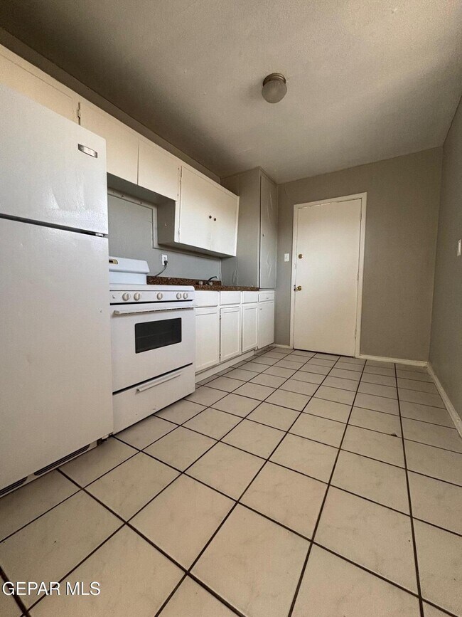 3906 Harrison Ave Unit 4