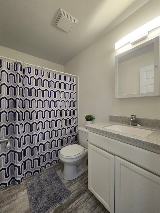 2-Bed, Available Oct 8 - 503 15th St SE