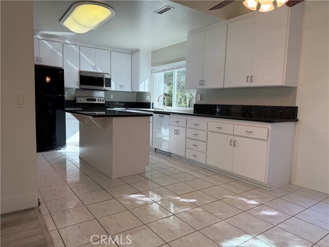 Photo - 2866 Treeview Pl