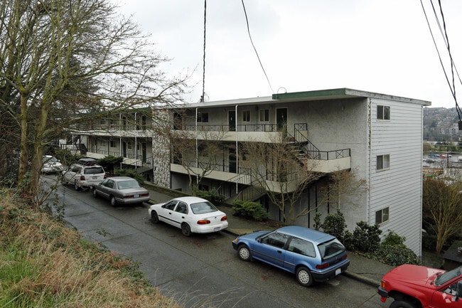 Photo - Golf Crest Apartments