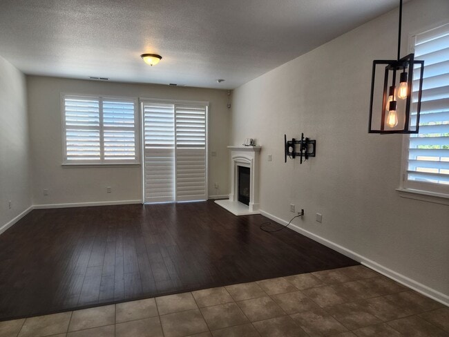 Photo - 1086 Silver Coyote Dr